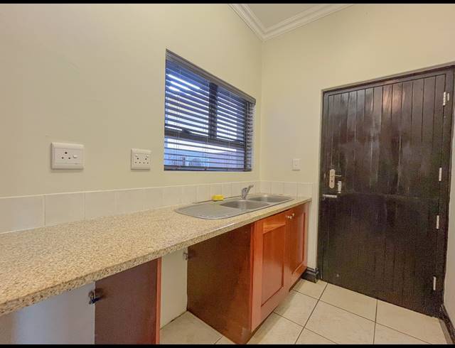 4 BEDROOM TOWNHOUSE FOR SALE IN ZIMBALI ESTATE